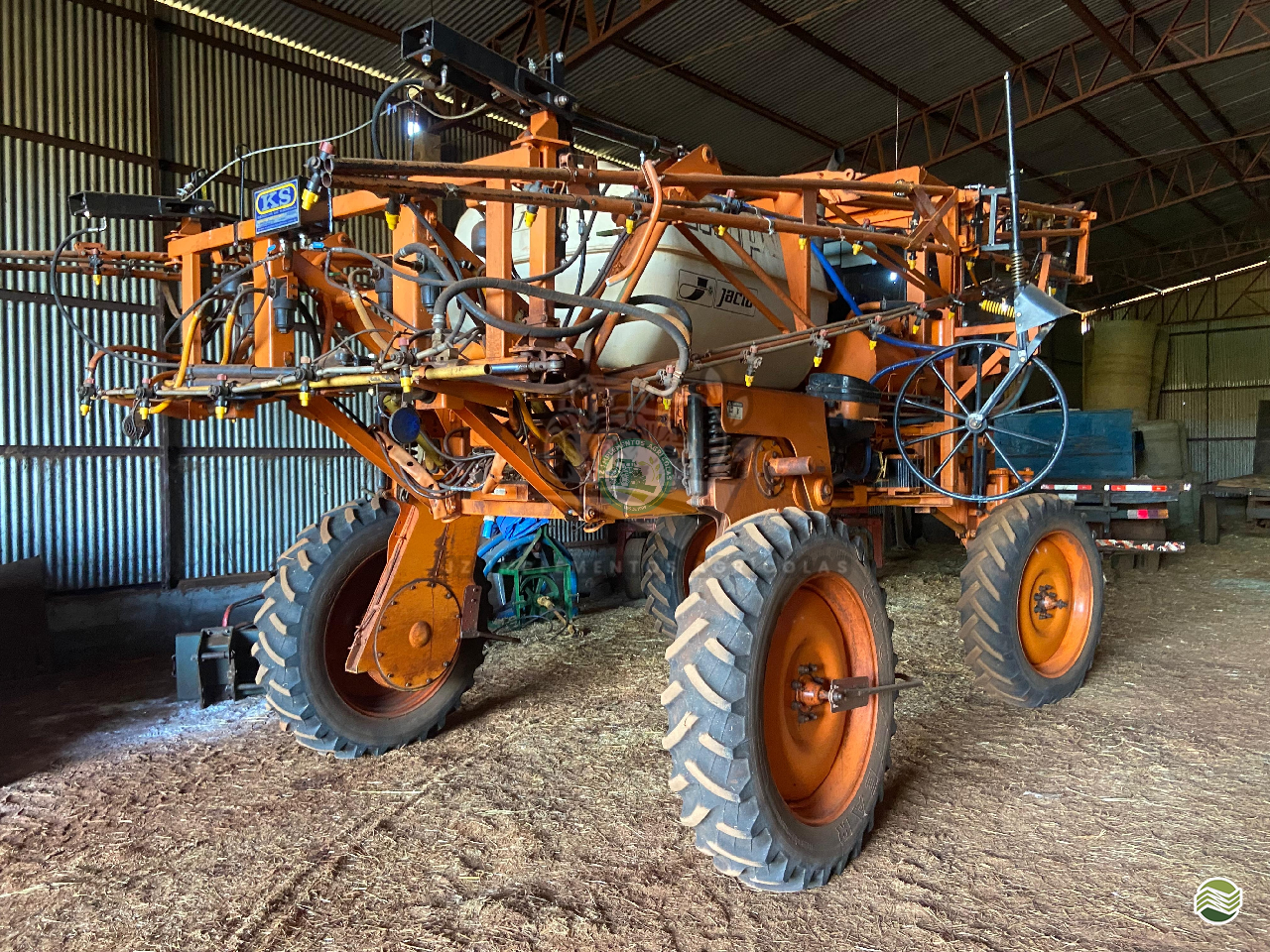 PULVERIZADOR JACTO UNIPORT 2000 Tração 4x2 JZ Implementos Agrícolas TOLEDO PARANÁ PR
